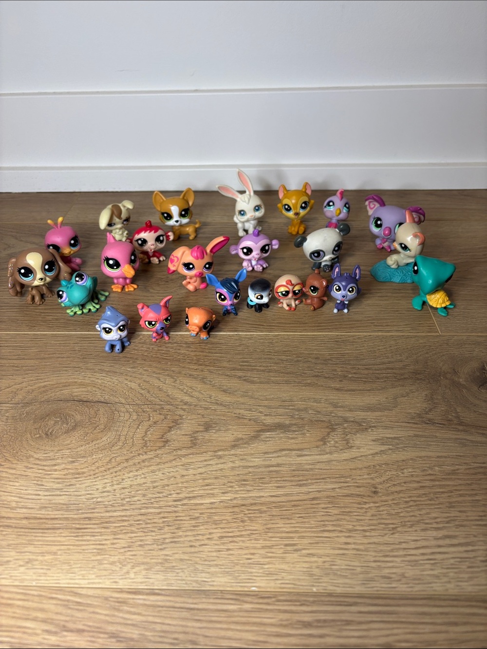 Littlest Pet Shop LPS Figure Lot – 24 Pets